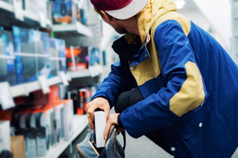 Preventing shoplifting 8 tips for shopkeepers HTFX Online